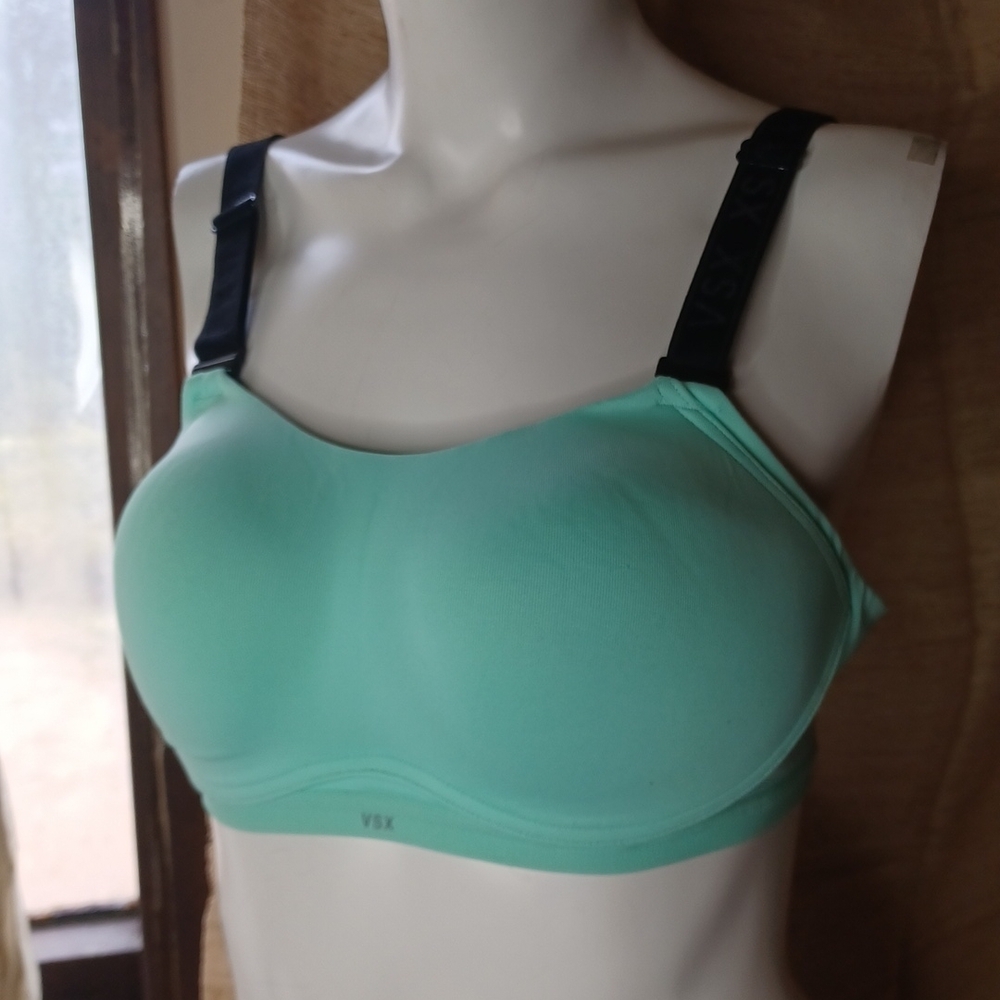 Victoria's secret padded athletic bra
